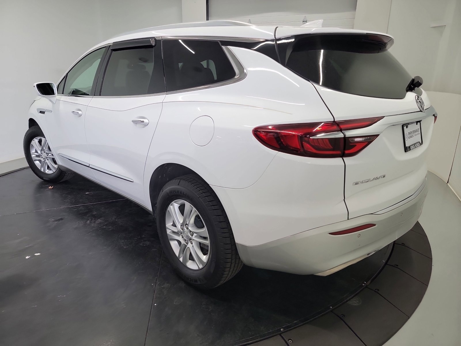 Used 2020 Buick Enclave Essence FWD image 6