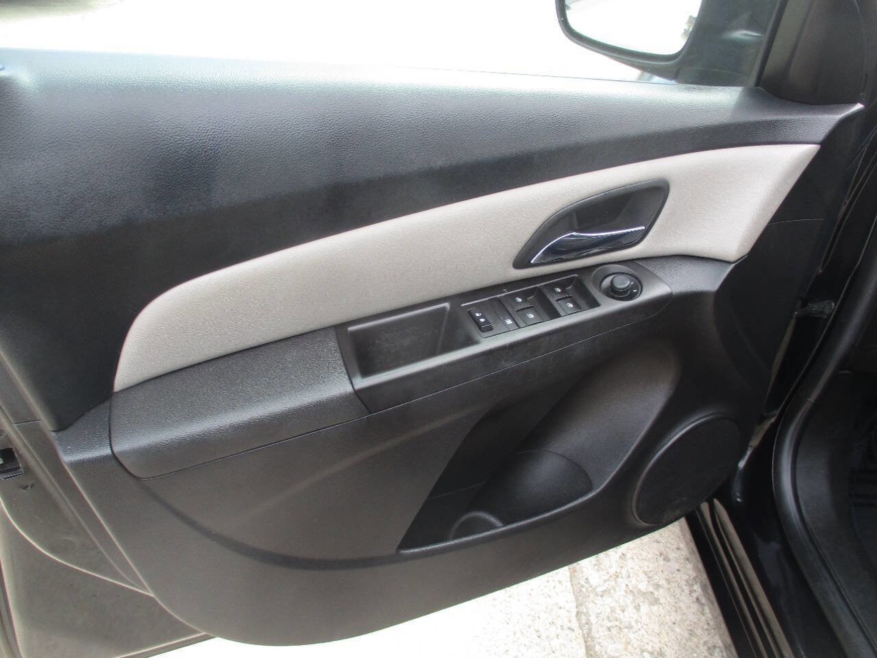 Used 2016 Chevrolet Cruze LS FWD image 10