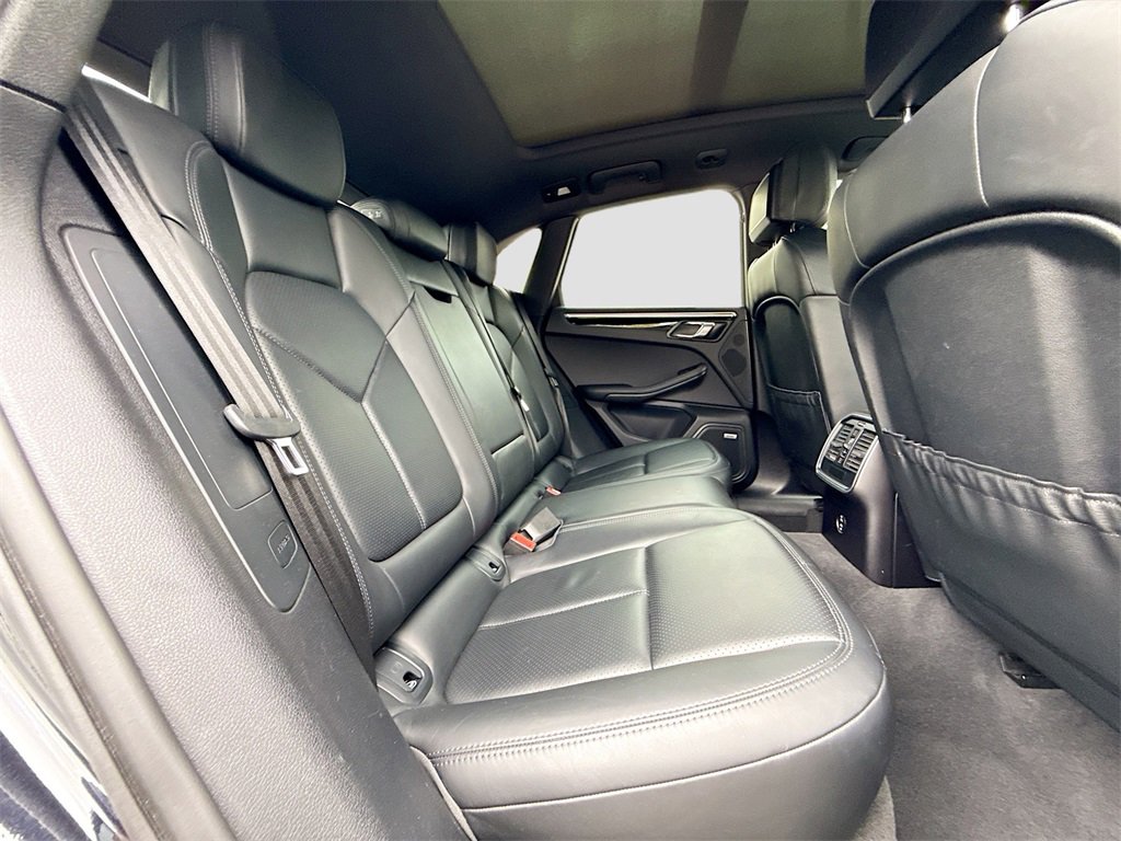 Used 2021 Porsche Macan S image 30