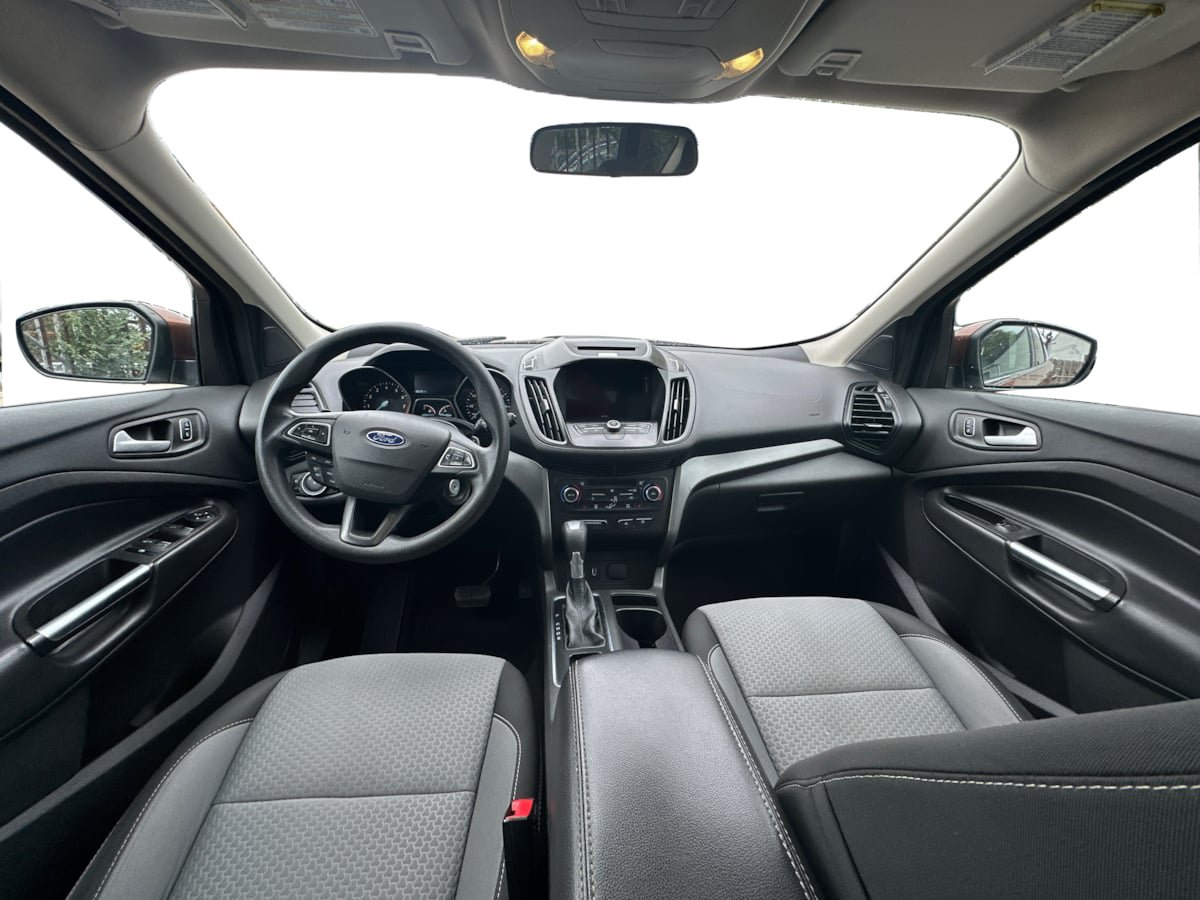Used 2017 Ford Escape SE w/ Equipment Group 201A AWD/4WD image 22