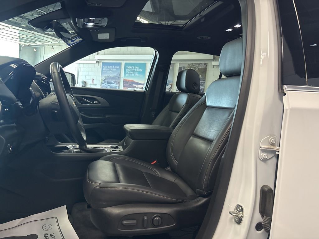 Used 2023 Chevrolet Traverse LT AWD/4WD image 11
