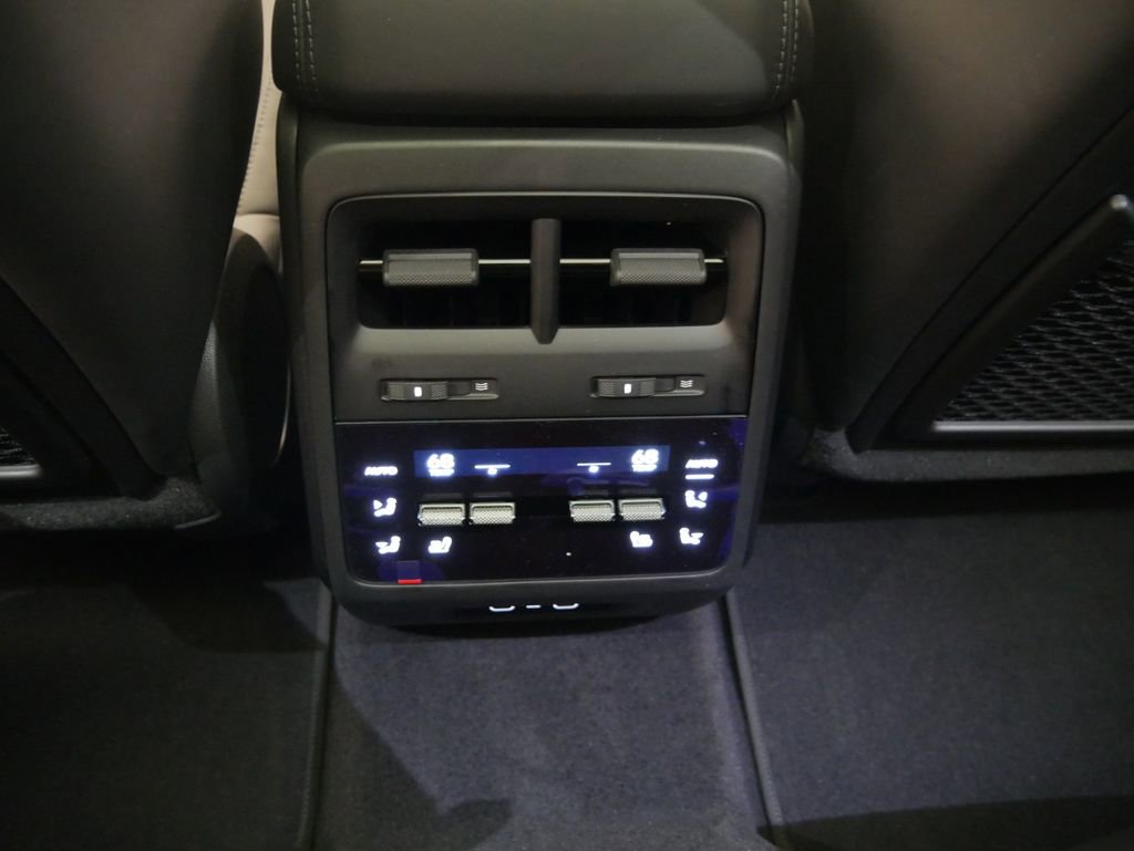 New 2026 Porsche Macan 4 Electric AWD/4WD image 37