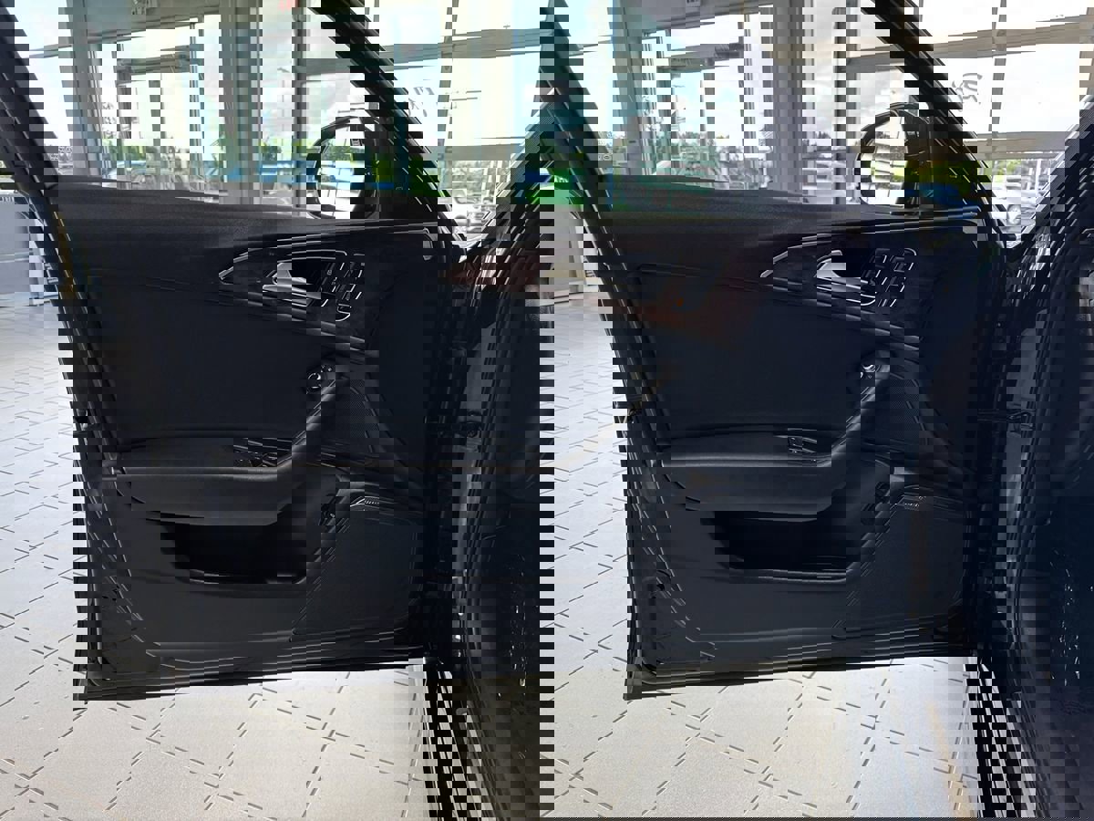 Used 2015 Audi A6 TDI Premium Plus w/ 19" Sport Package image 13