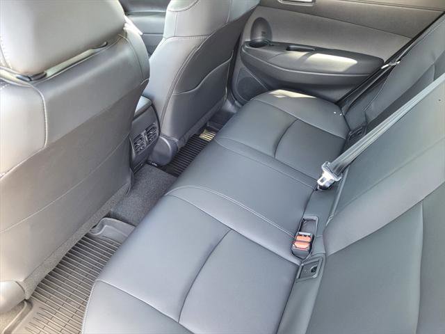 Used 2023 Toyota Corolla Cross XLE w/ Convenience Package AWD/4WD image 12