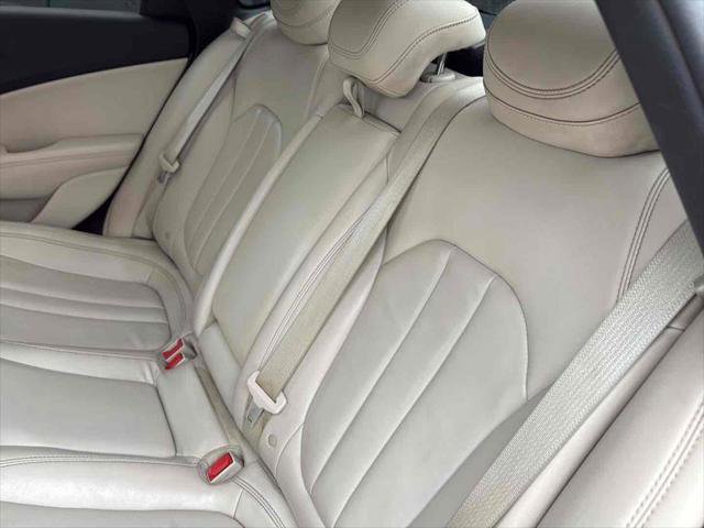 Used 2015 Chrysler 200 C FWD image 17