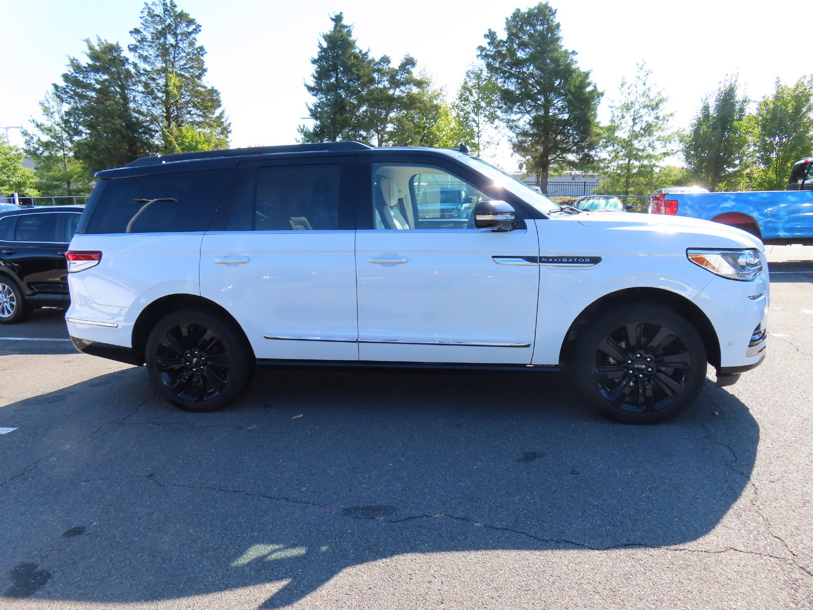 Used 2023 Lincoln Navigator Black Label AWD/4WD image 4