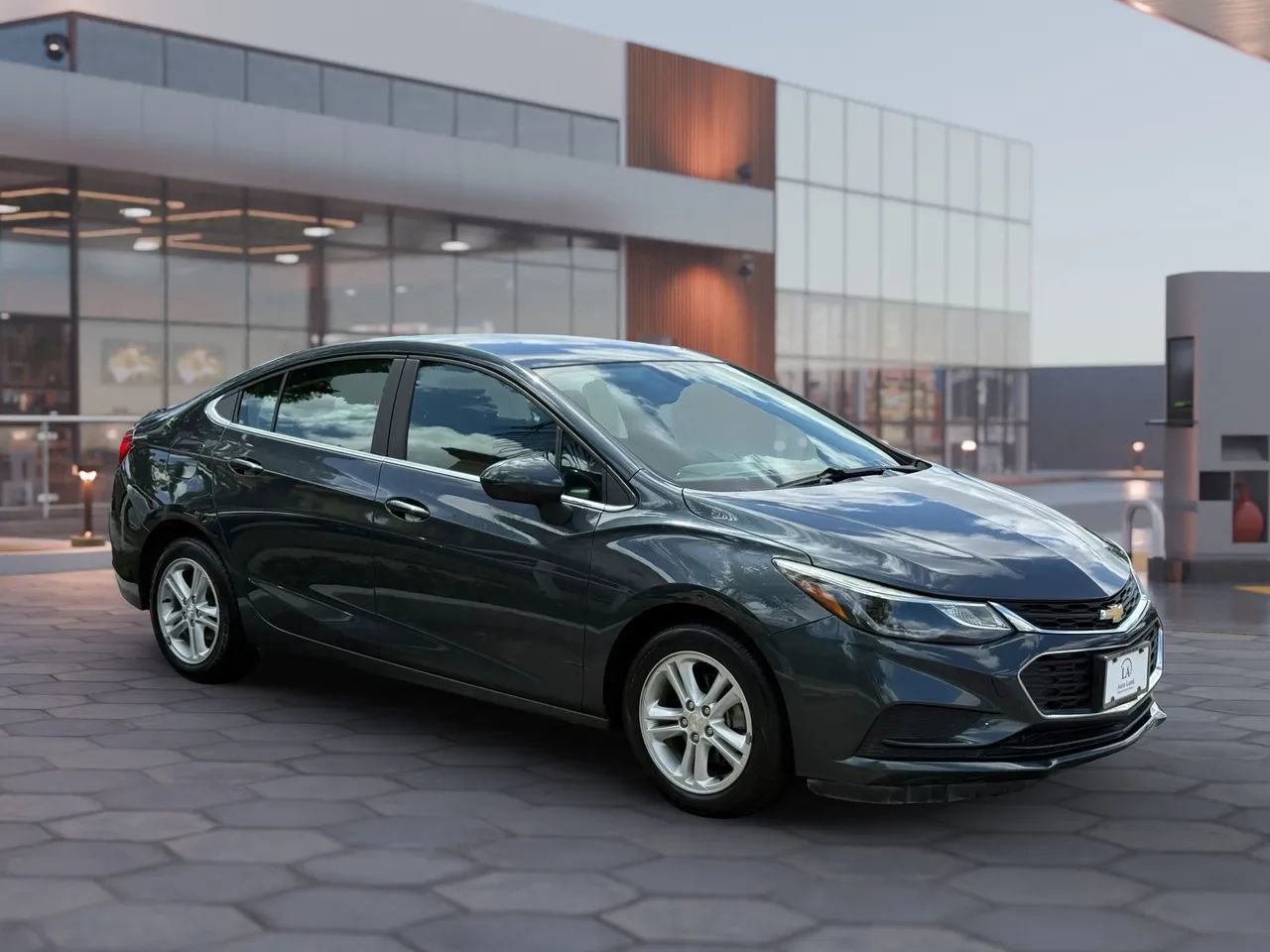 Used 2017 Chevrolet Cruze LT FWD image 8