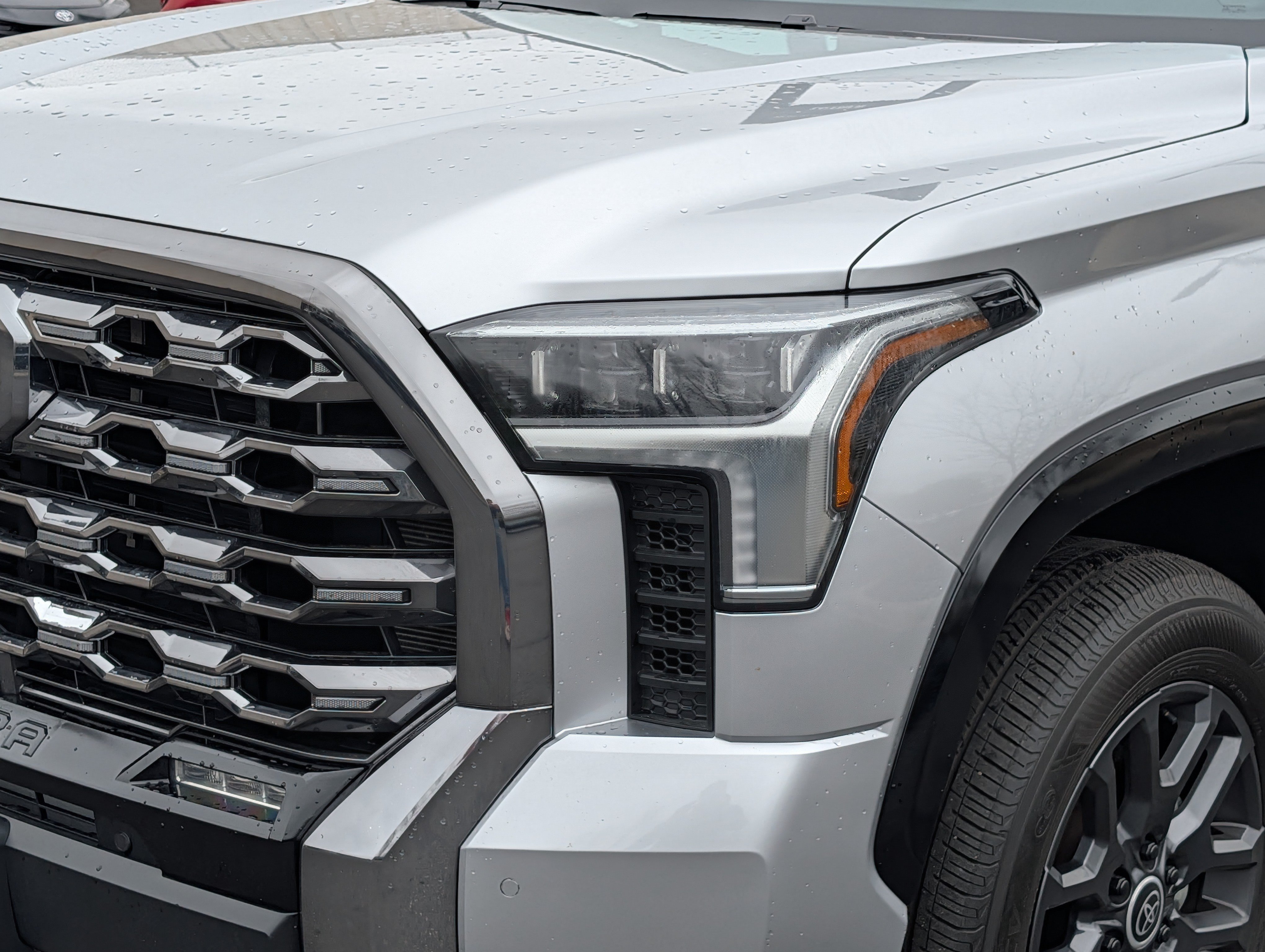 Used 2024 Toyota Tundra Platinum AWD/4WD image 15