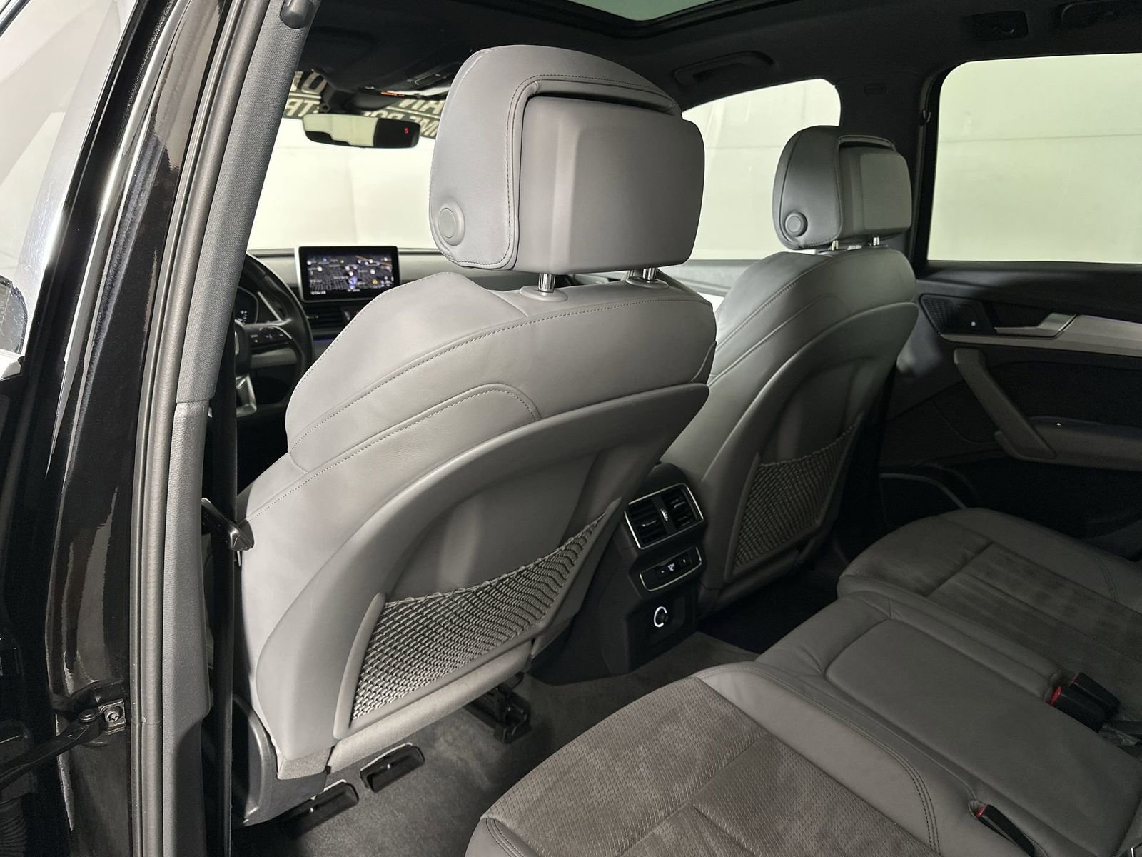 Used 2018 Audi SQ5 Prestige w/ Prestige Package image 28