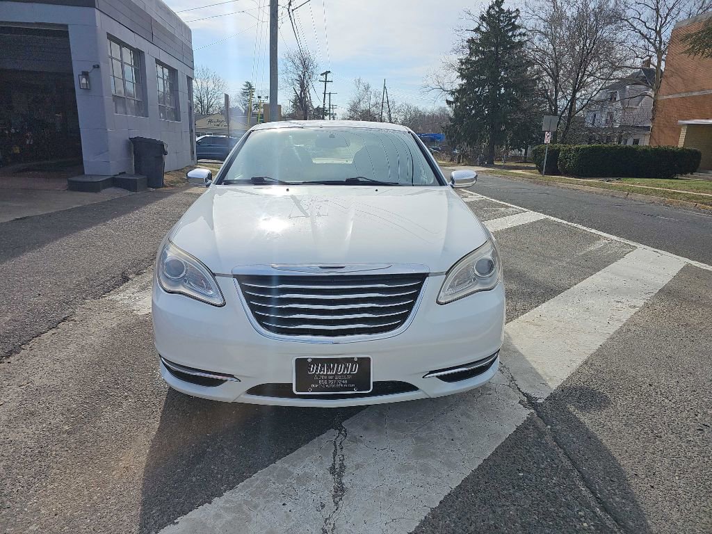 Used 2012 Chrysler 200 Limited image 2