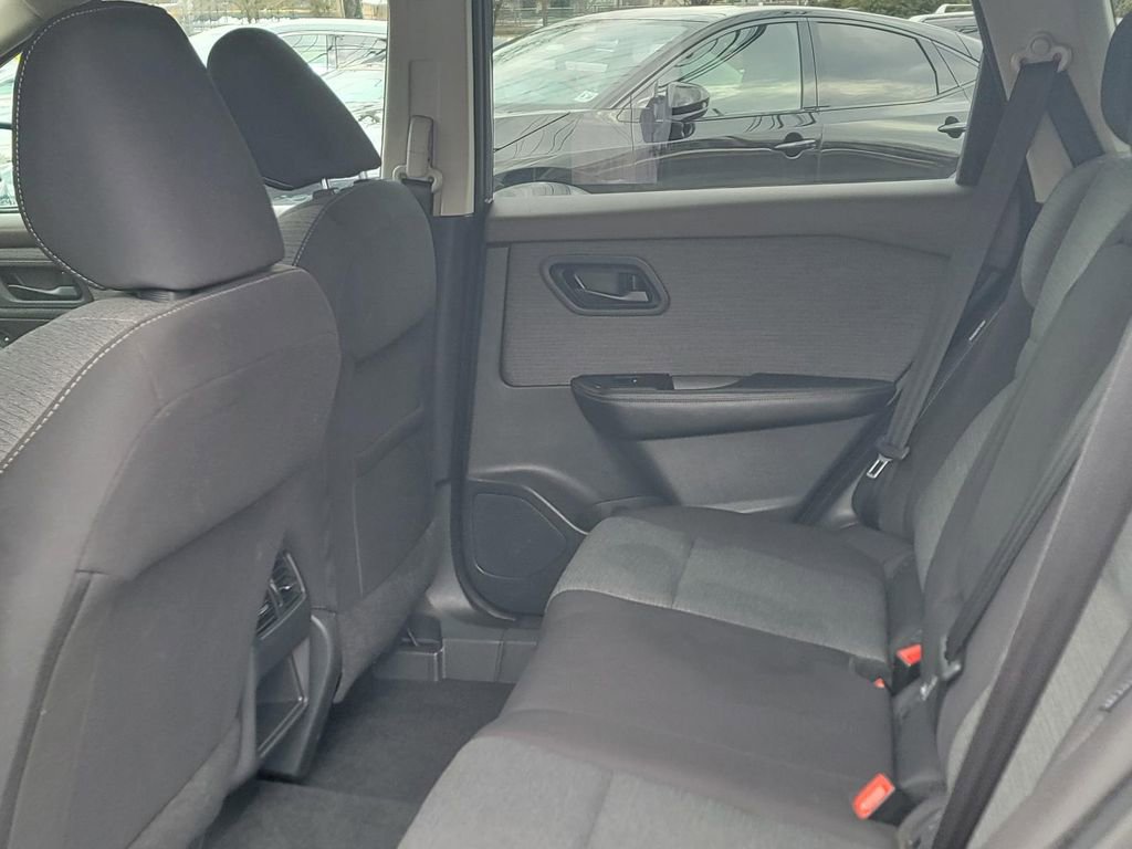 Used 2021 Nissan Rogue S AWD/4WD image 16