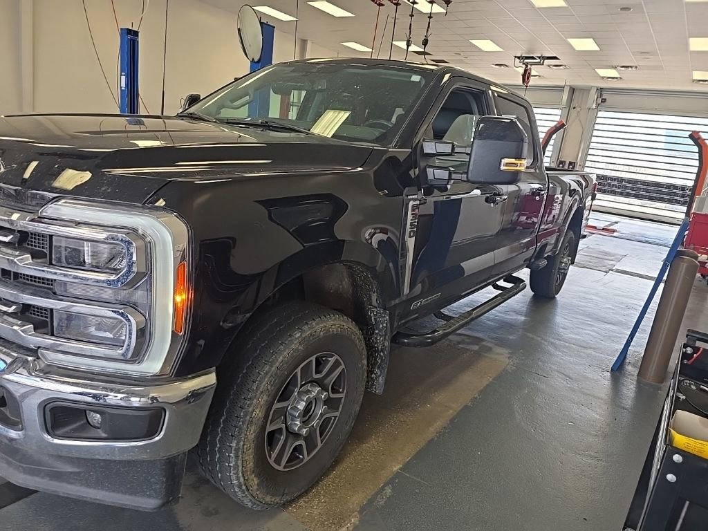 Used 2023 Ford F350 Lariat AWD/4WD image 4