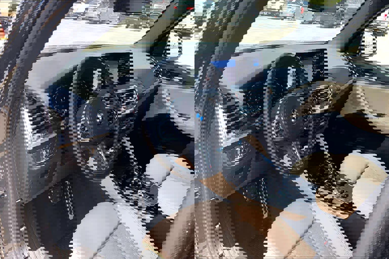 Used 2024 BMW X4 xDrive30i w/ M Sport Package image 15