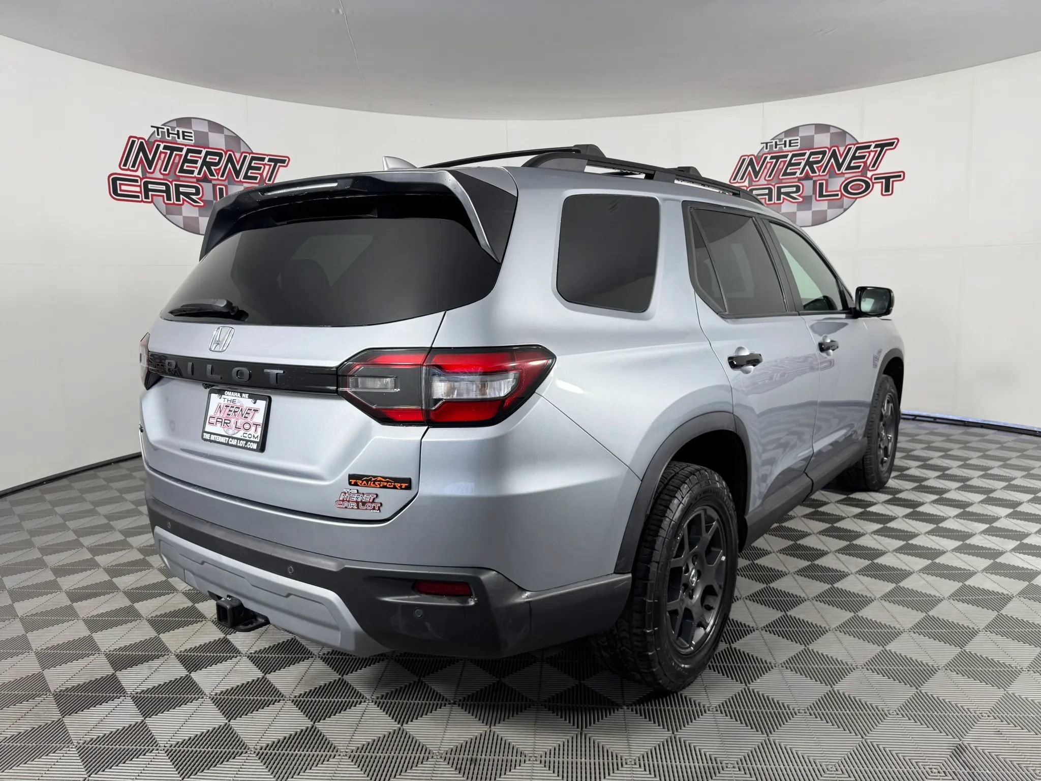 Used 2025 Honda Pilot TrailSport image 7