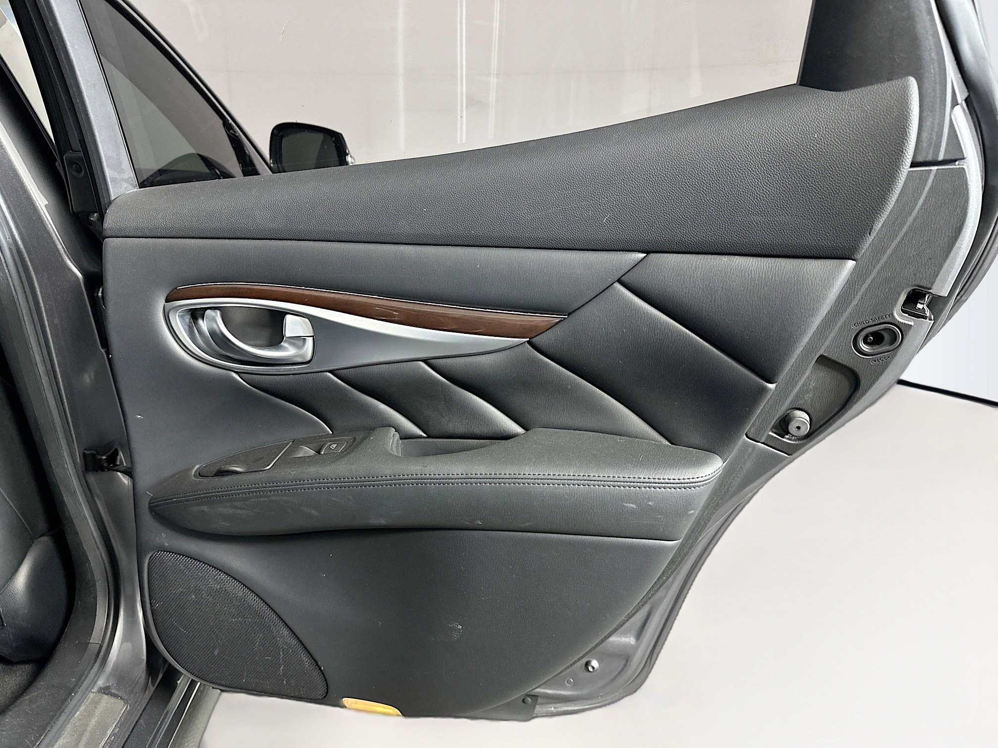 Used 2015 INFINITI Q70 3.7 image 31