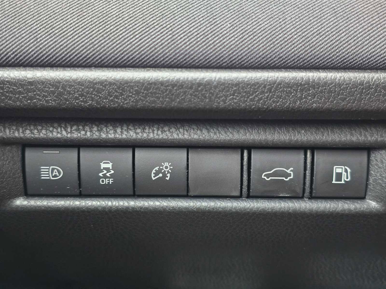 Used 2026 Toyota Camry LE w/ Convenience Package image 31