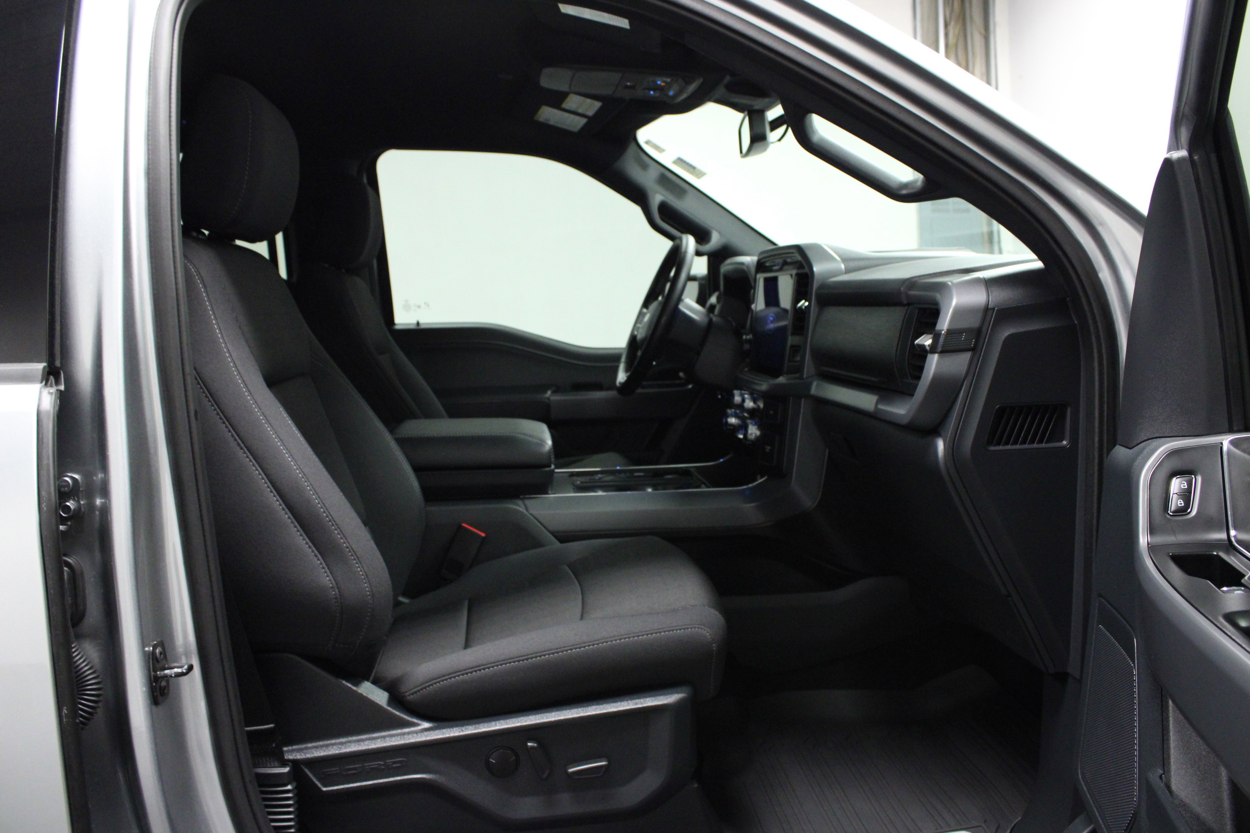 Used 2025 Ford F150 XLT w/ Equipment Group 302A MID image 16