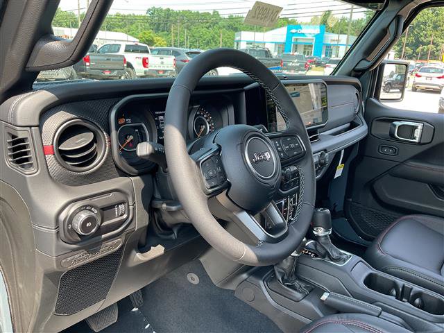 New 2025 Jeep Wrangler Unlimited Rubicon w/ Technology Group image 10