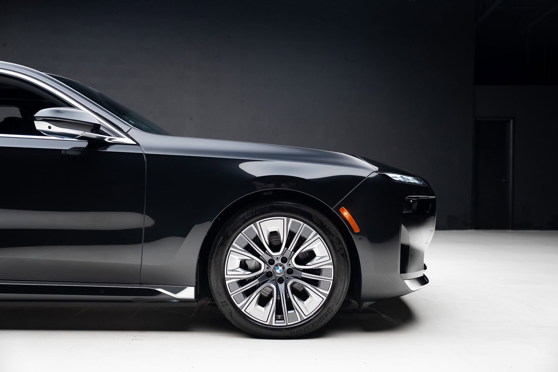 Used 2024 BMW i7 xDrive60 w/ Executive Package image 39