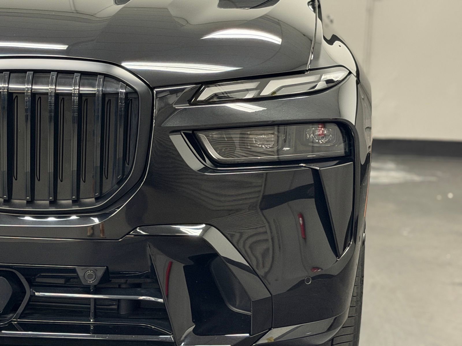 Used 2025 BMW X7 xDrive40i w/ Executive Package image 8