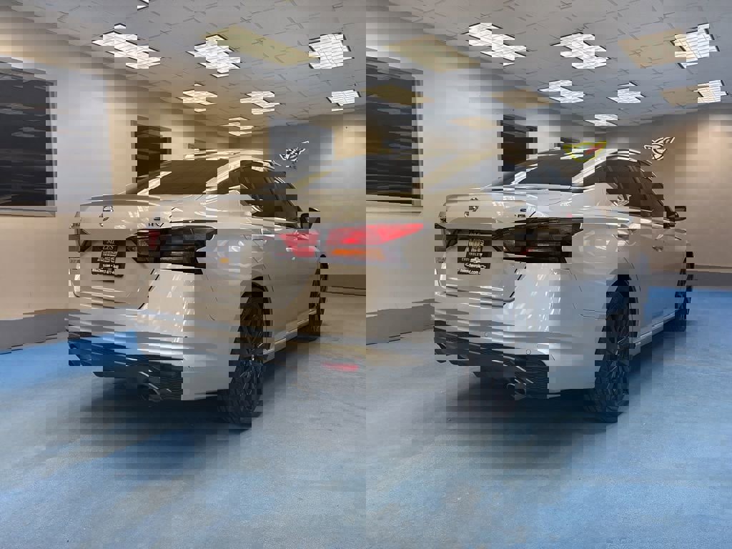 Used 2021 Nissan Altima 2.5 SR image 2