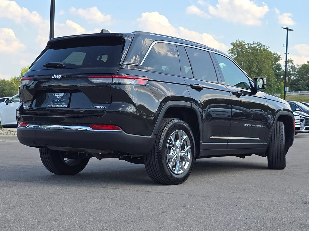 Used 2024 Jeep Grand Cherokee Limited AWD/4WD image 25