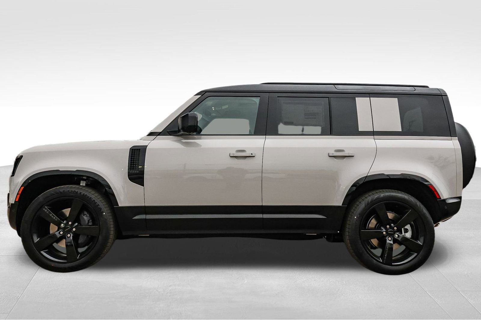 New 2026 Land Rover Defender 110 X-Dynamic SE image 8