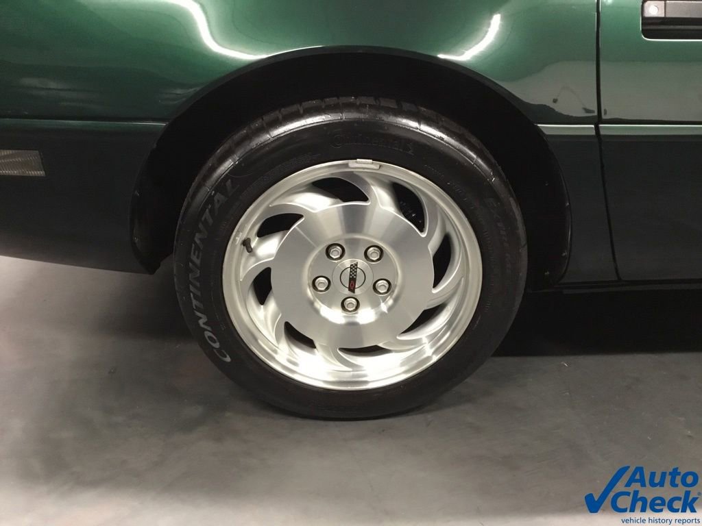 Used 1995 Chevrolet Corvette Convertible RWD image 24