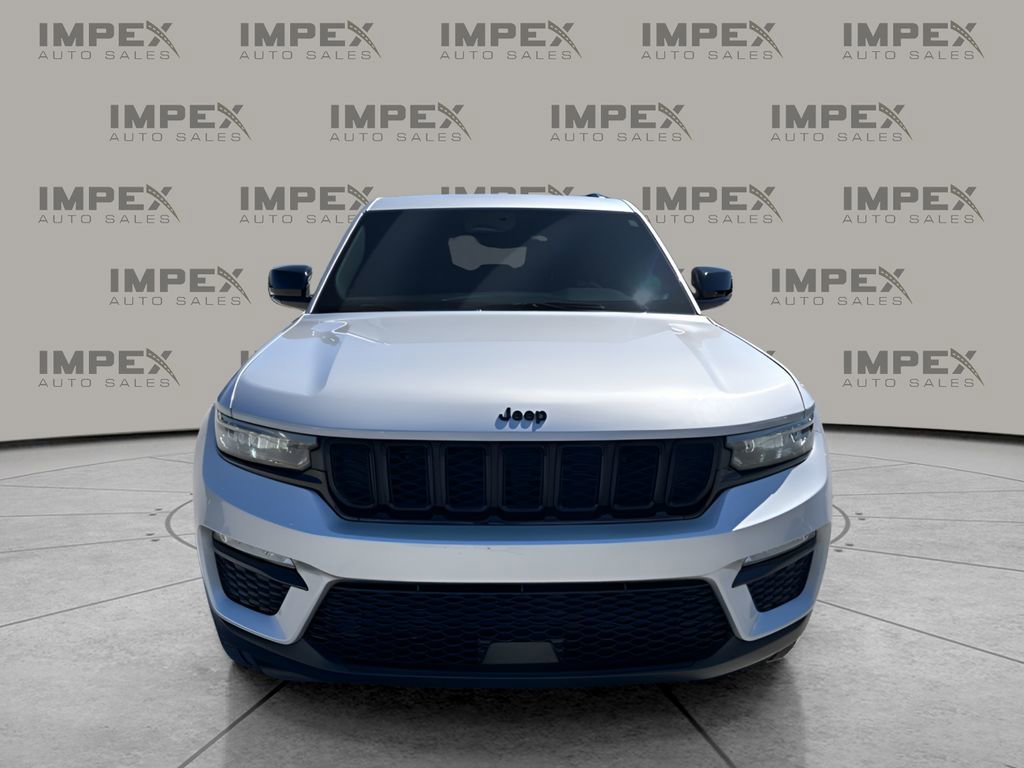 Used 2024 Jeep Grand Cherokee Limited w/ Black Appearance Package AWD/4WD image 8