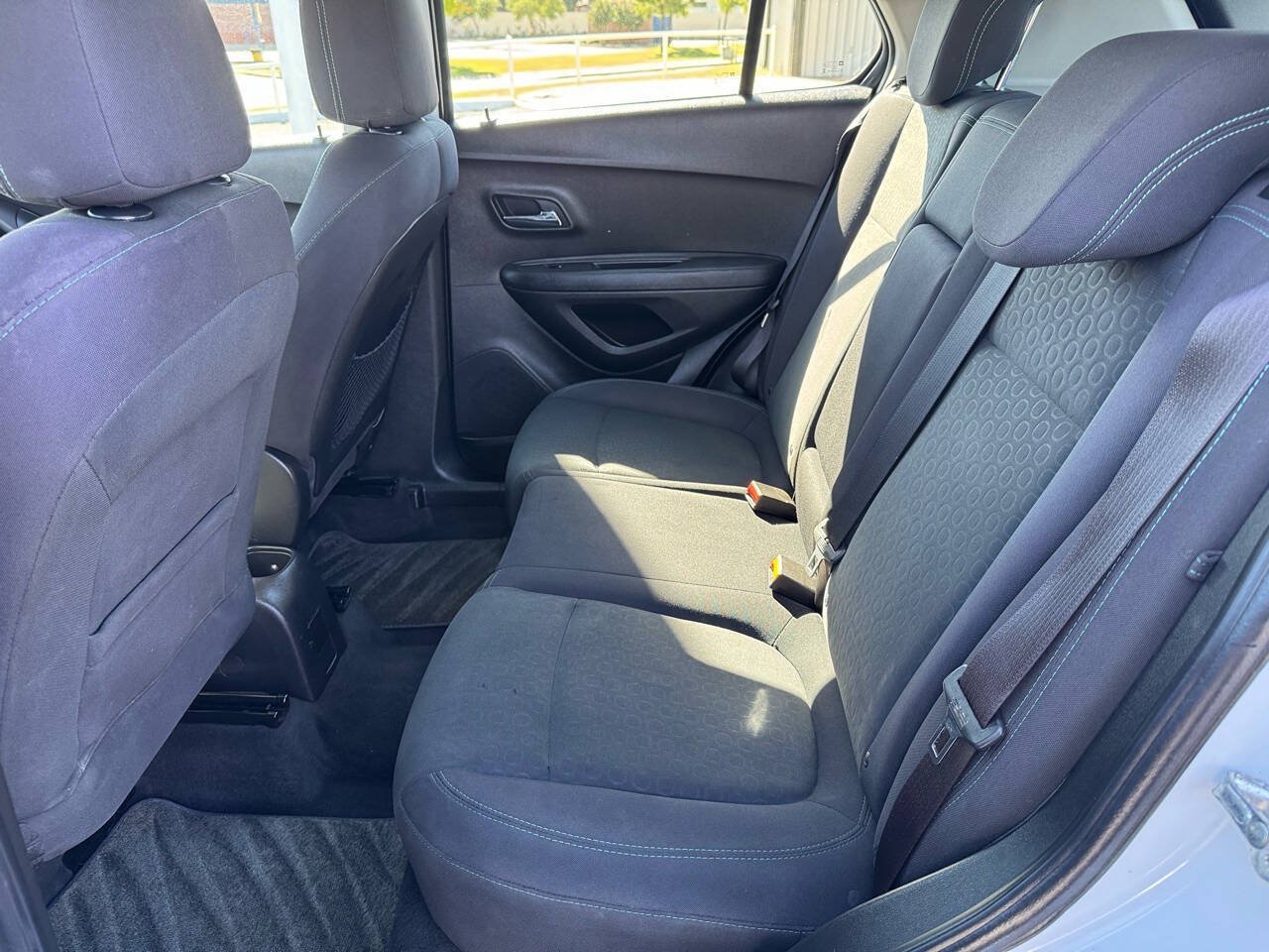 Used 2015 Chevrolet Trax LS w/ LPO, Cargo Package FWD image 18