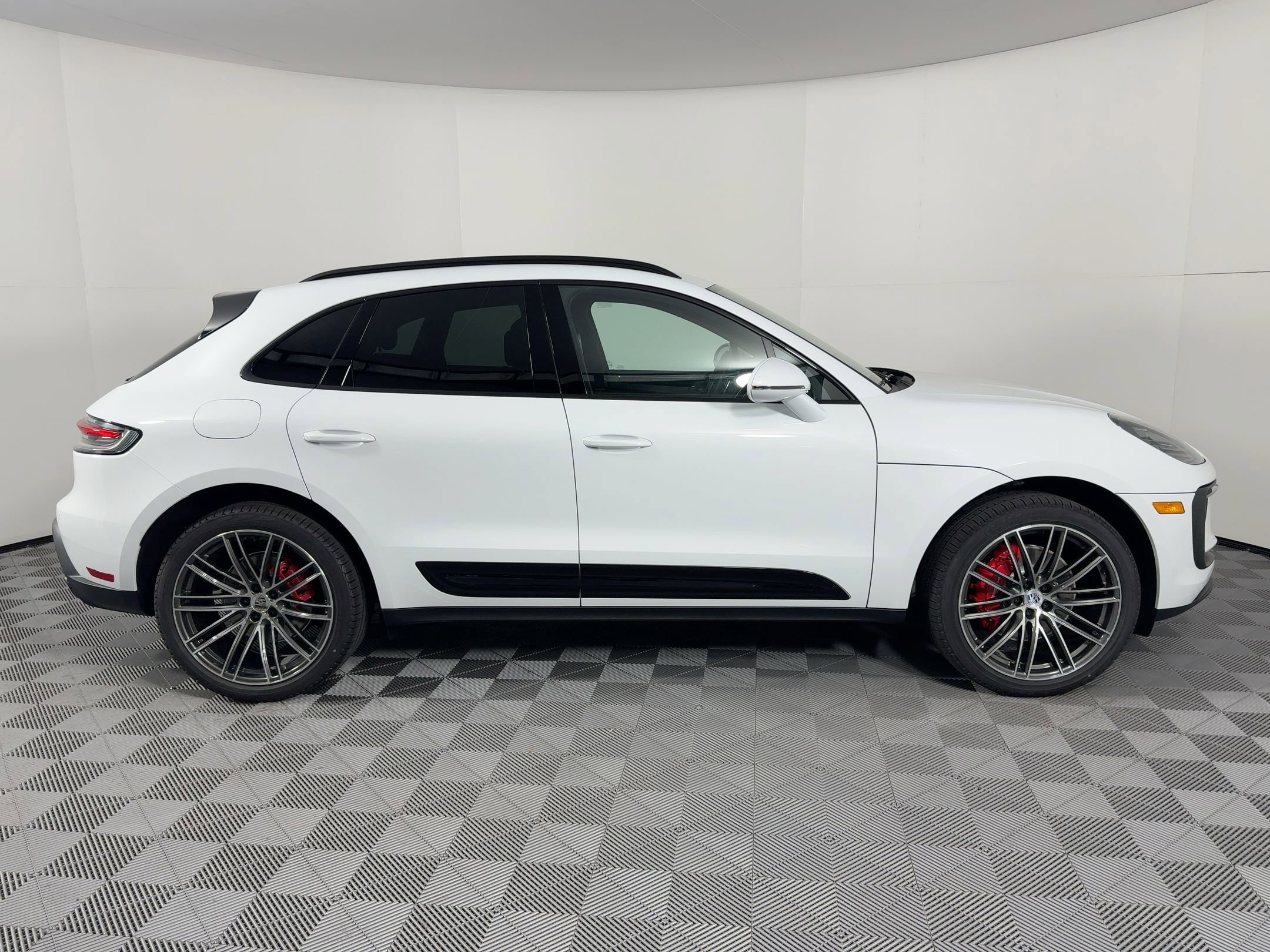 Used 2026 Porsche Macan S image 8