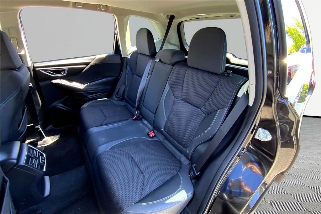 Used 2024 Subaru Forester Premium AWD/4WD image 16