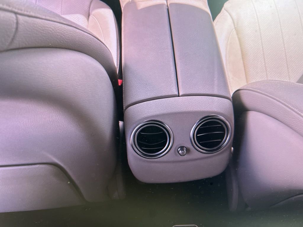 Used 2019 Mercedes-Benz E 300 image 12