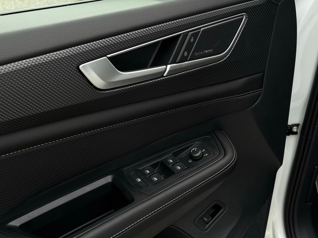 New 2026 Volkswagen Atlas Cross Sport SEL Premium R-Line image 18