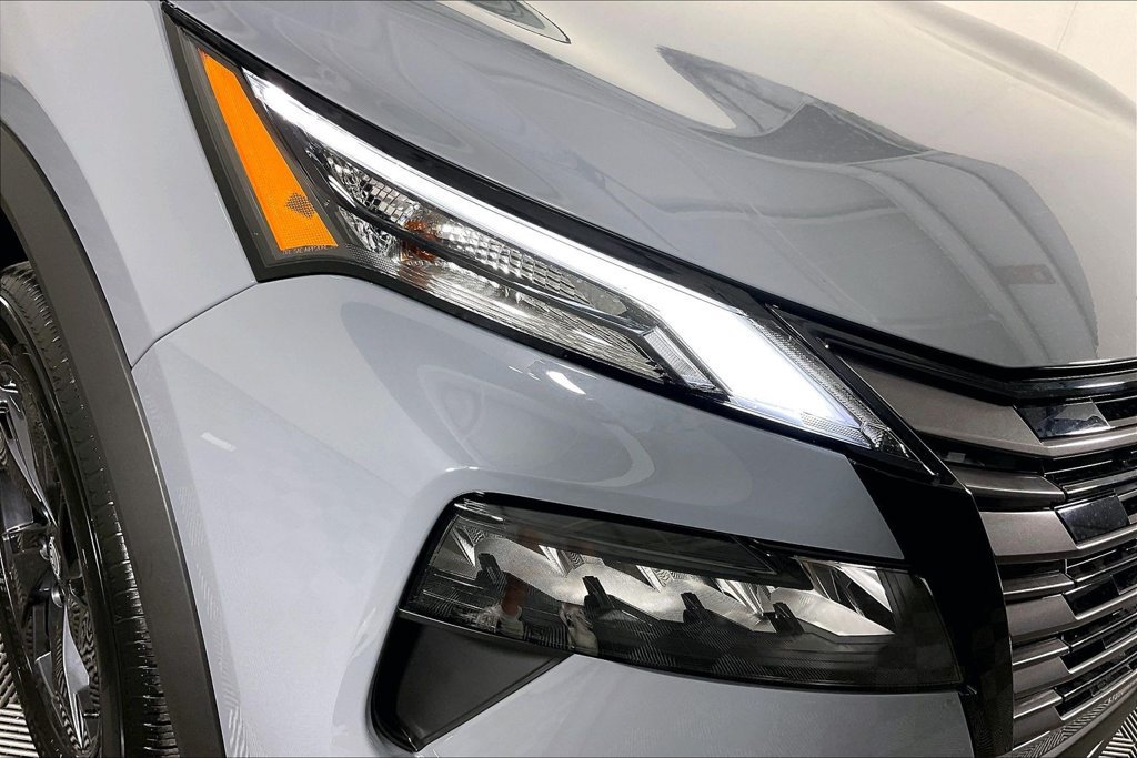 New 2026 Nissan Rogue SV w/ Cold Weather Package FWD image 24