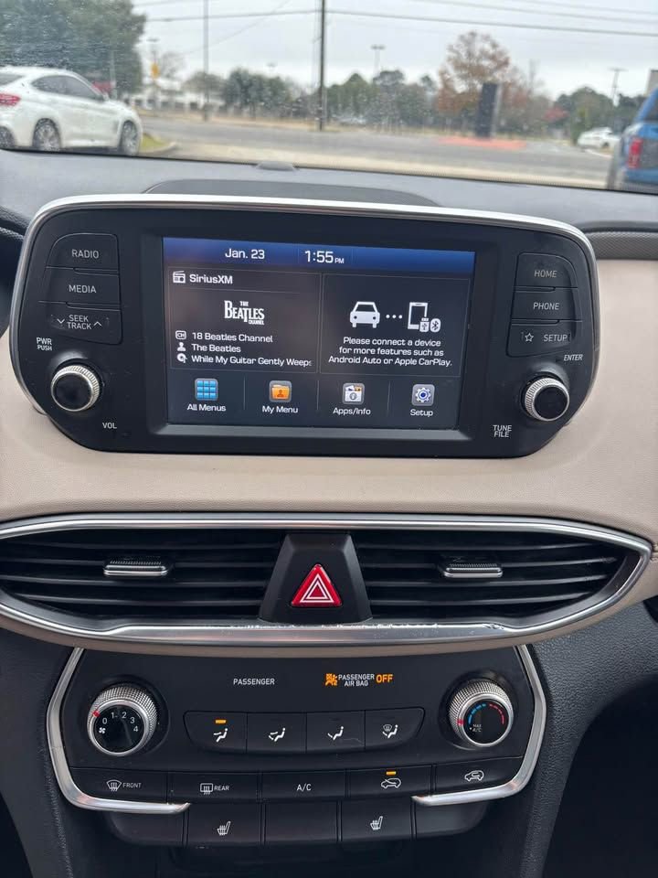 Used 2019 Hyundai Santa Fe SEL image 15