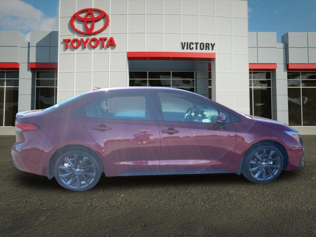 Used 2026 Toyota Corolla SE FWD image 2