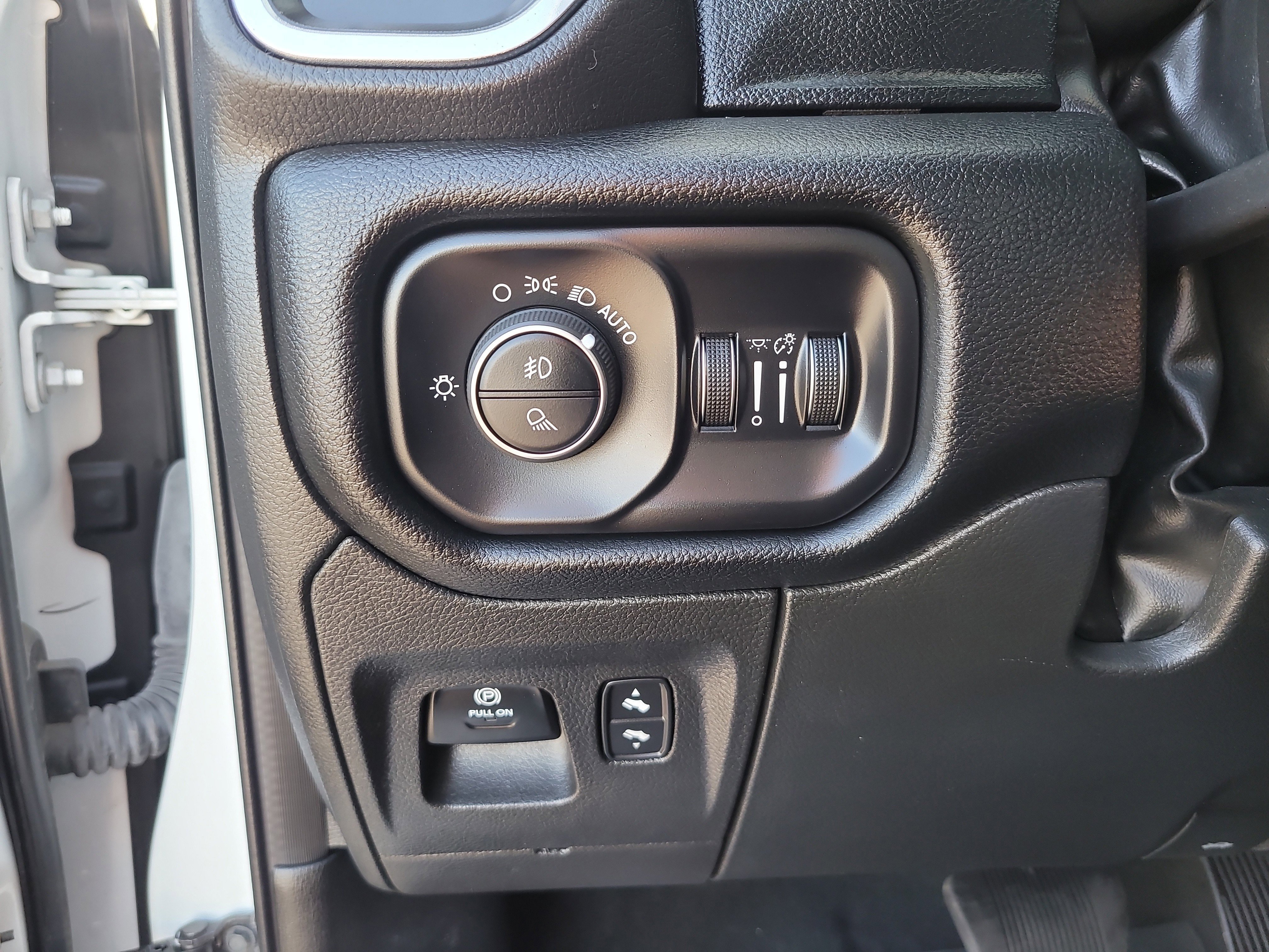 Used 2022 RAM 1500 Laramie w/ Sport Appearance Package image 31