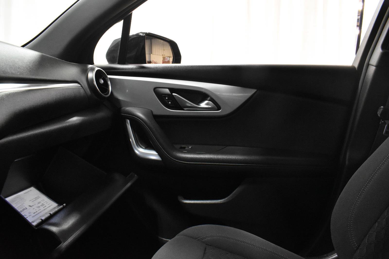 Used 2020 Chevrolet Blazer LT FWD image 19