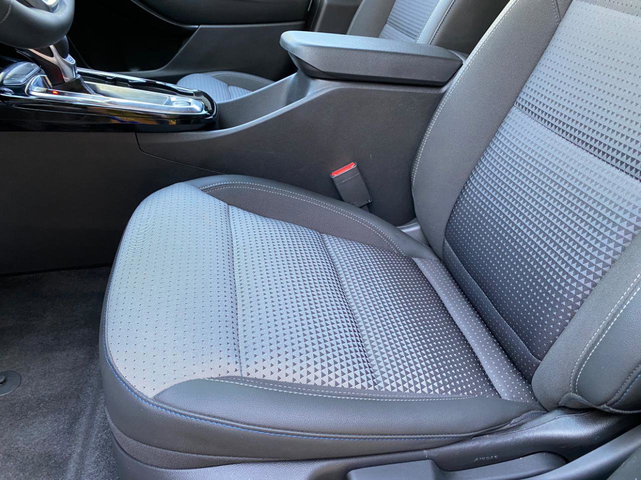 Used 2025 Chevrolet Trax LT w/ Driver Confidence Package image 24