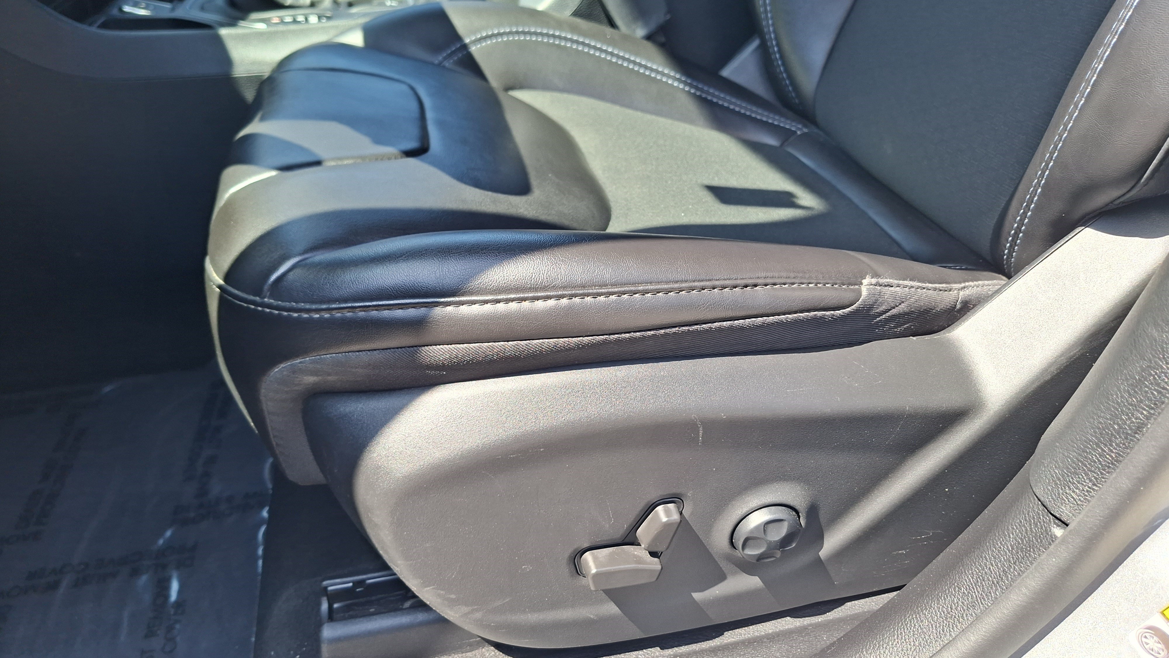 Used 2021 Jeep Cherokee Latitude Plus w/ Sun & Sound Group FWD image 18