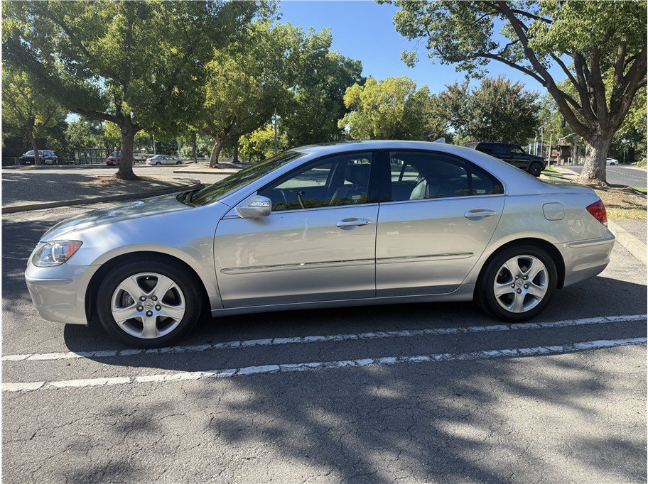 Used 2005 Acura RL AWD/4WD image 2