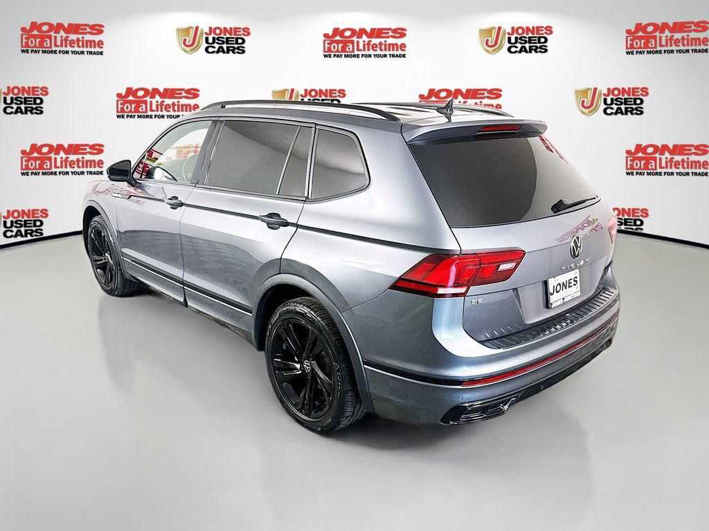 Used 2023 Volkswagen Tiguan SE R-Line FWD image 2