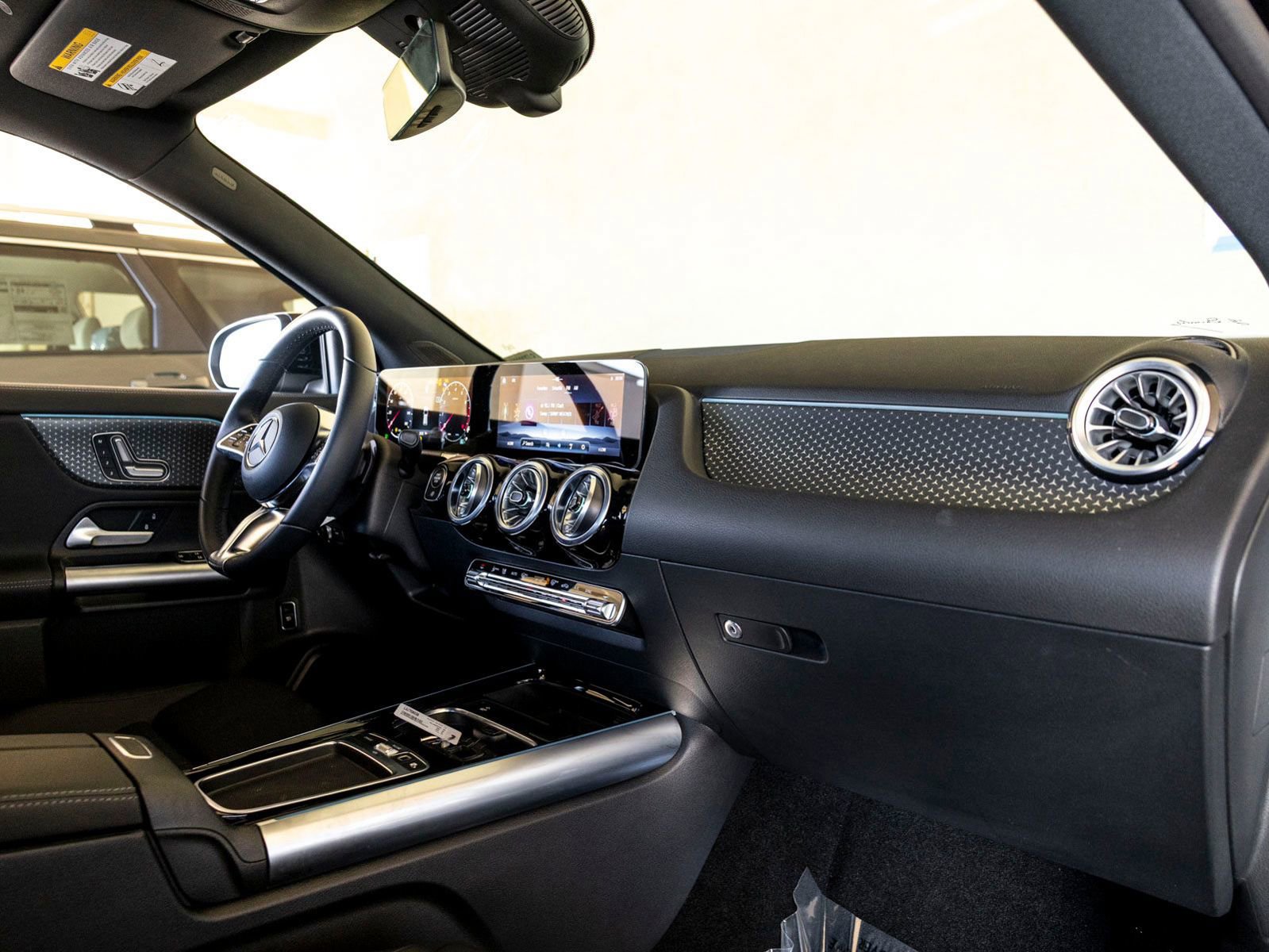 Used 2025 Mercedes-Benz GLA 250 image 30