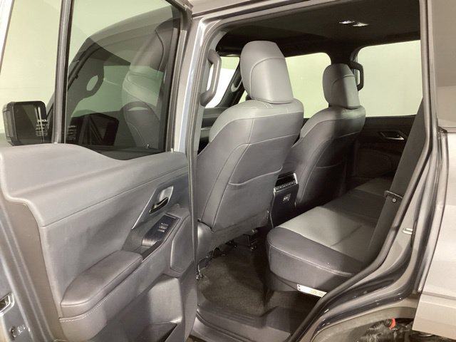 Used 2024 Lexus GX 550 w/ Accessory Package (Z1) AWD/4WD image 25