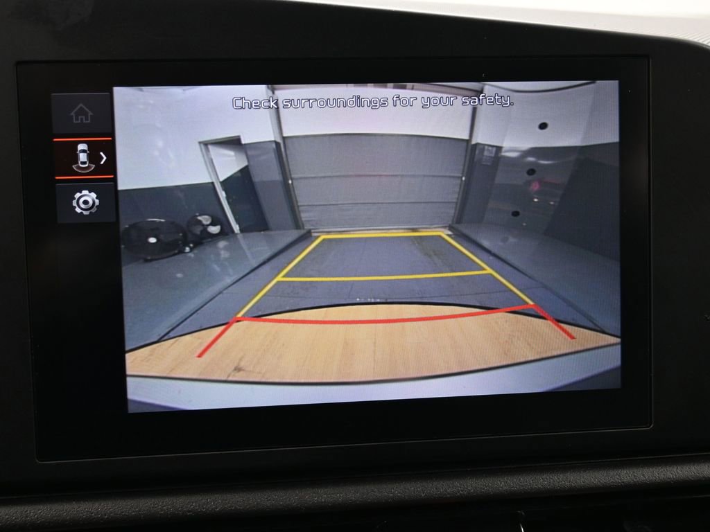 Used 2023 Kia Niro LX image 21