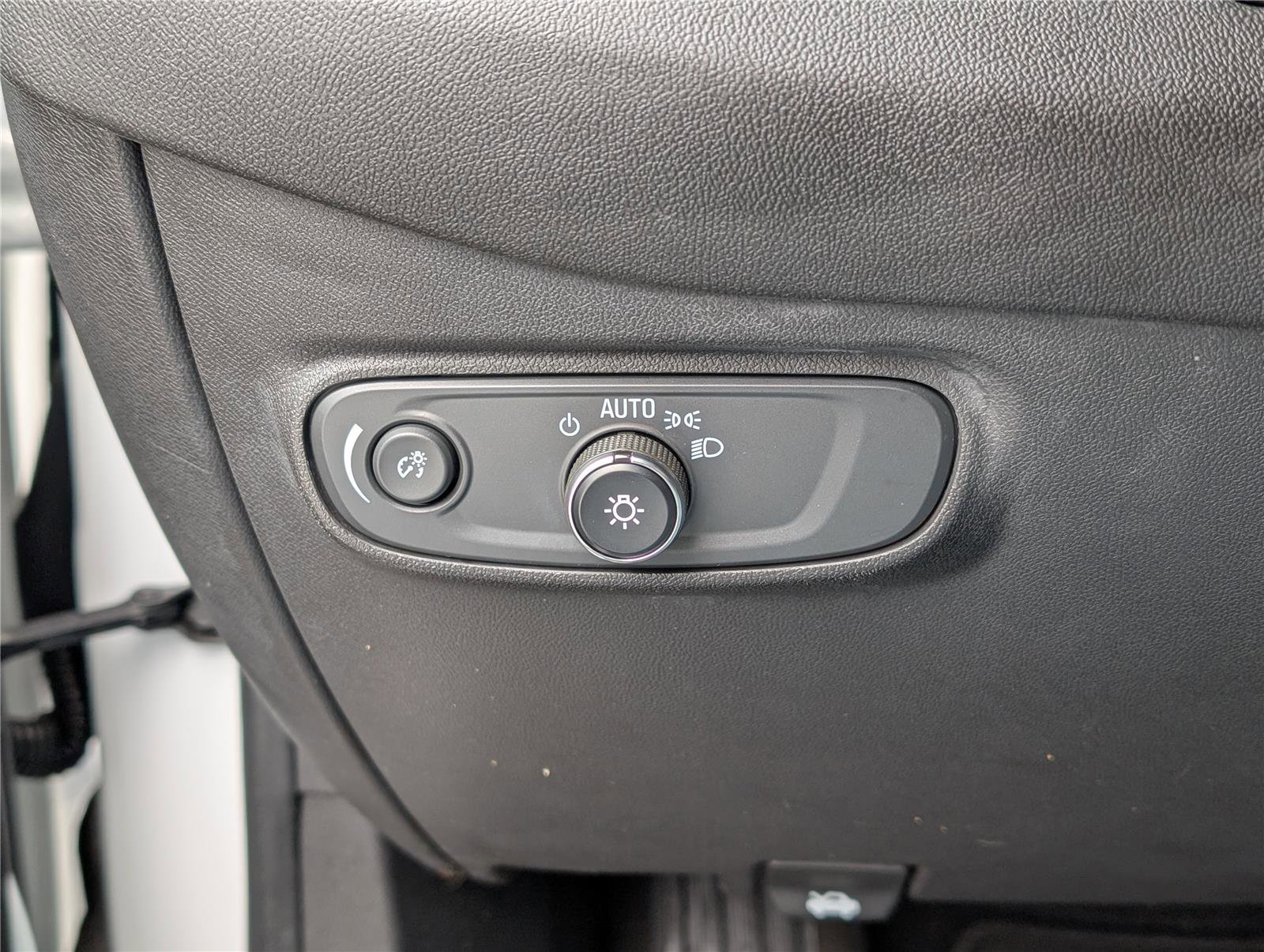 Used 2020 Chevrolet Equinox LT image 20