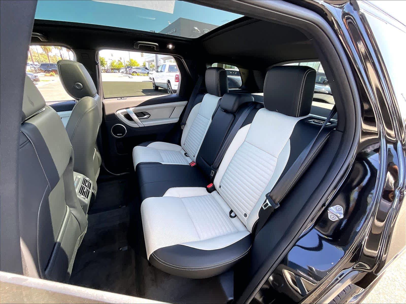 New 2026 Land Rover Discovery Sport Landmark AWD/4WD image 12