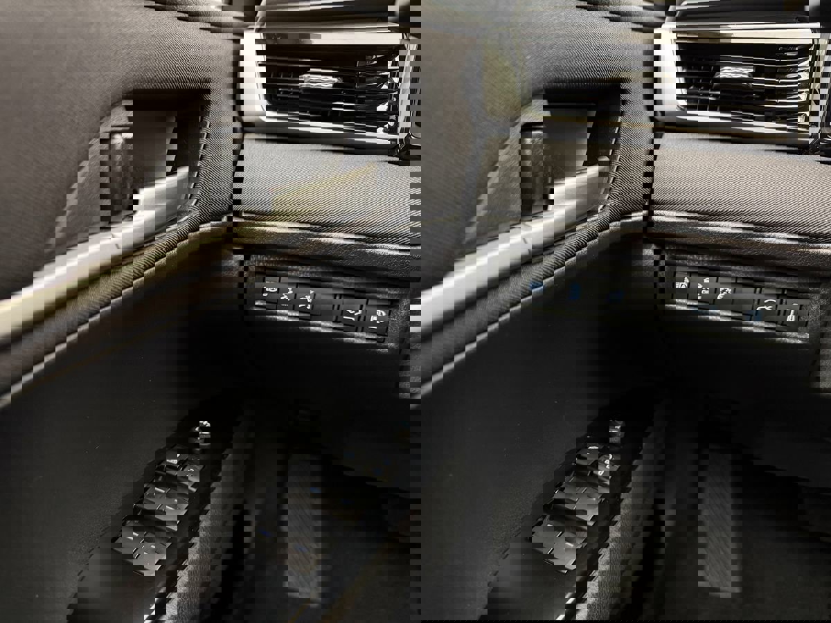 Used 2025 Toyota Camry LE image 12