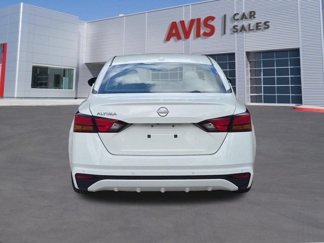 Used 2025 Nissan Altima 2.5 SV FWD image 7